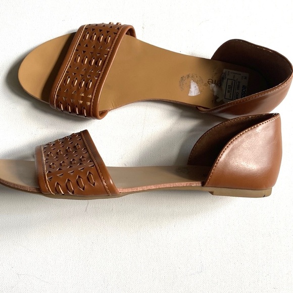 Nicole Tan Open toed weaved design Sandals, Size 7 1/2 - Picture 6 of 8